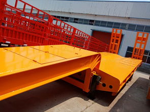 13米鵝頸式低平板半掛車設計新穎