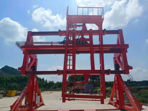 液壓式集裝箱翻轉(zhuǎn)機(jī) 翻重工廠家定制加工與重機(jī)吊具應(yīng)用